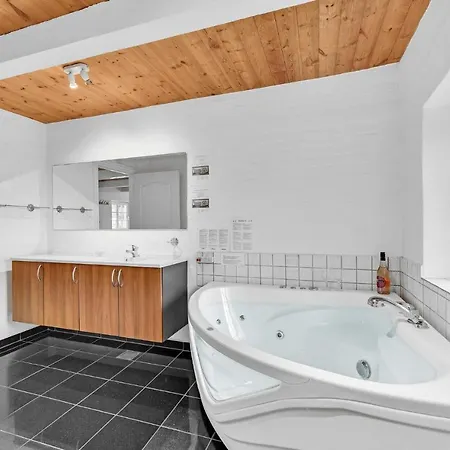 Lovely In With Kitchen